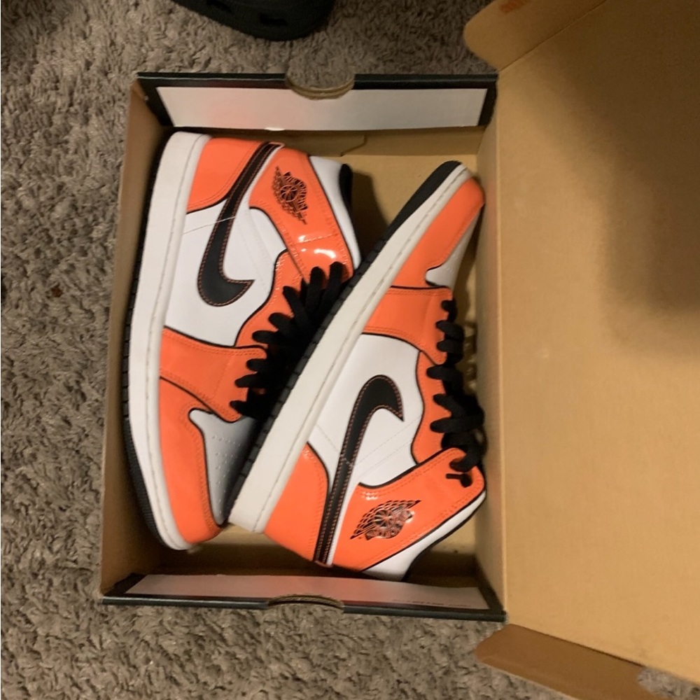 Jordan 1 turf